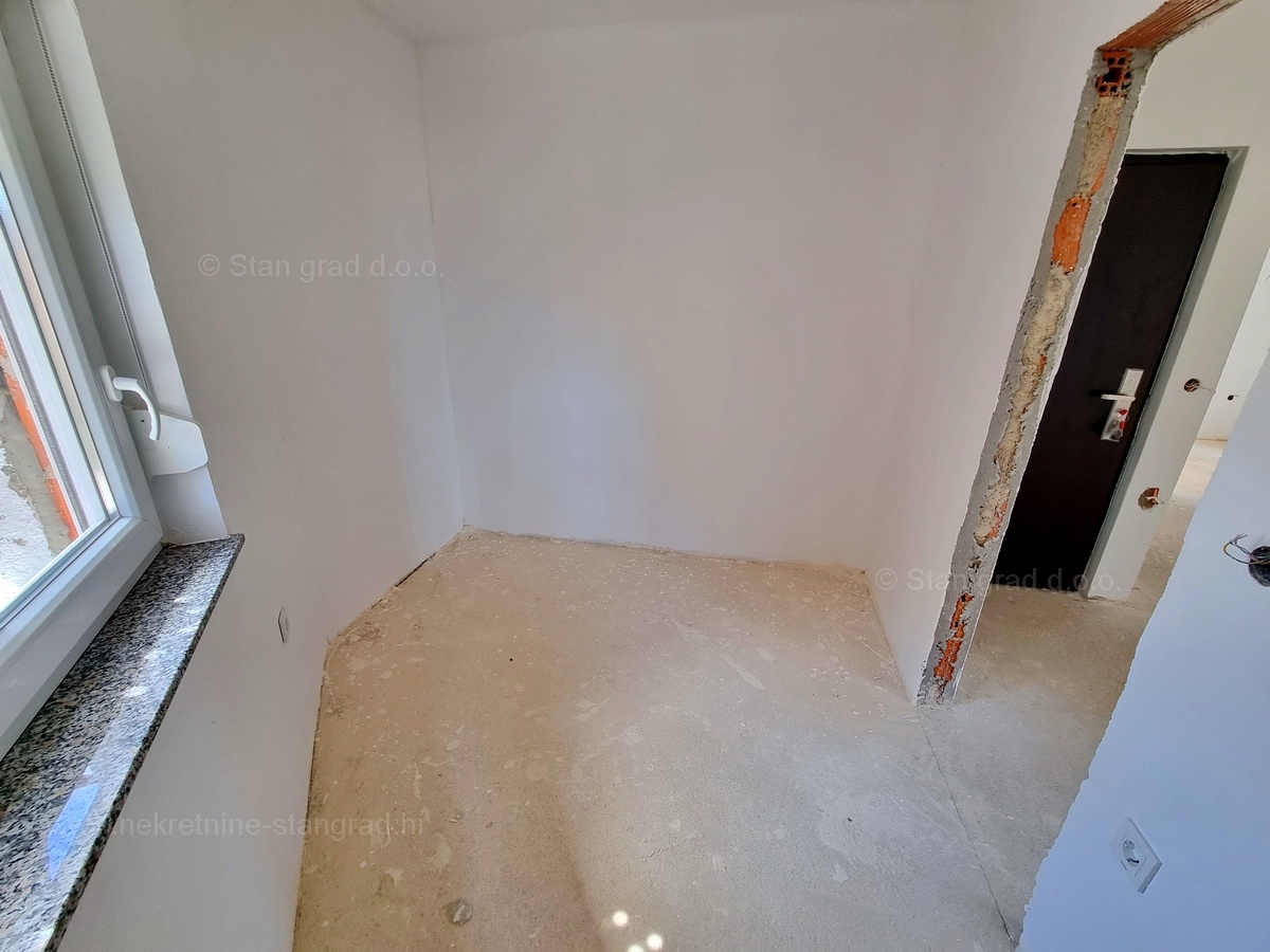 Šilo, prodaja, apartma v prvem nadstropju, le 150 m od morja!