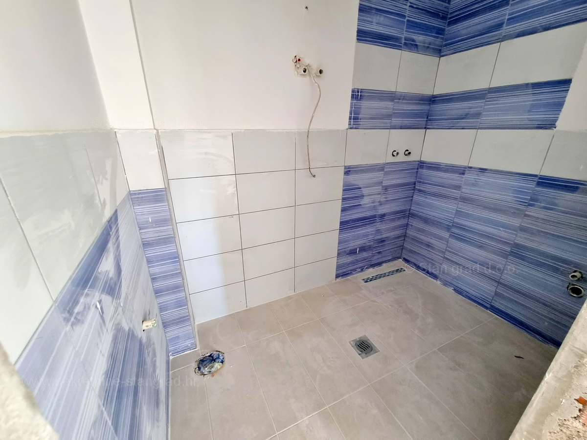 Šilo, prodaja, apartma v prvem nadstropju, le 150 m od morja!
