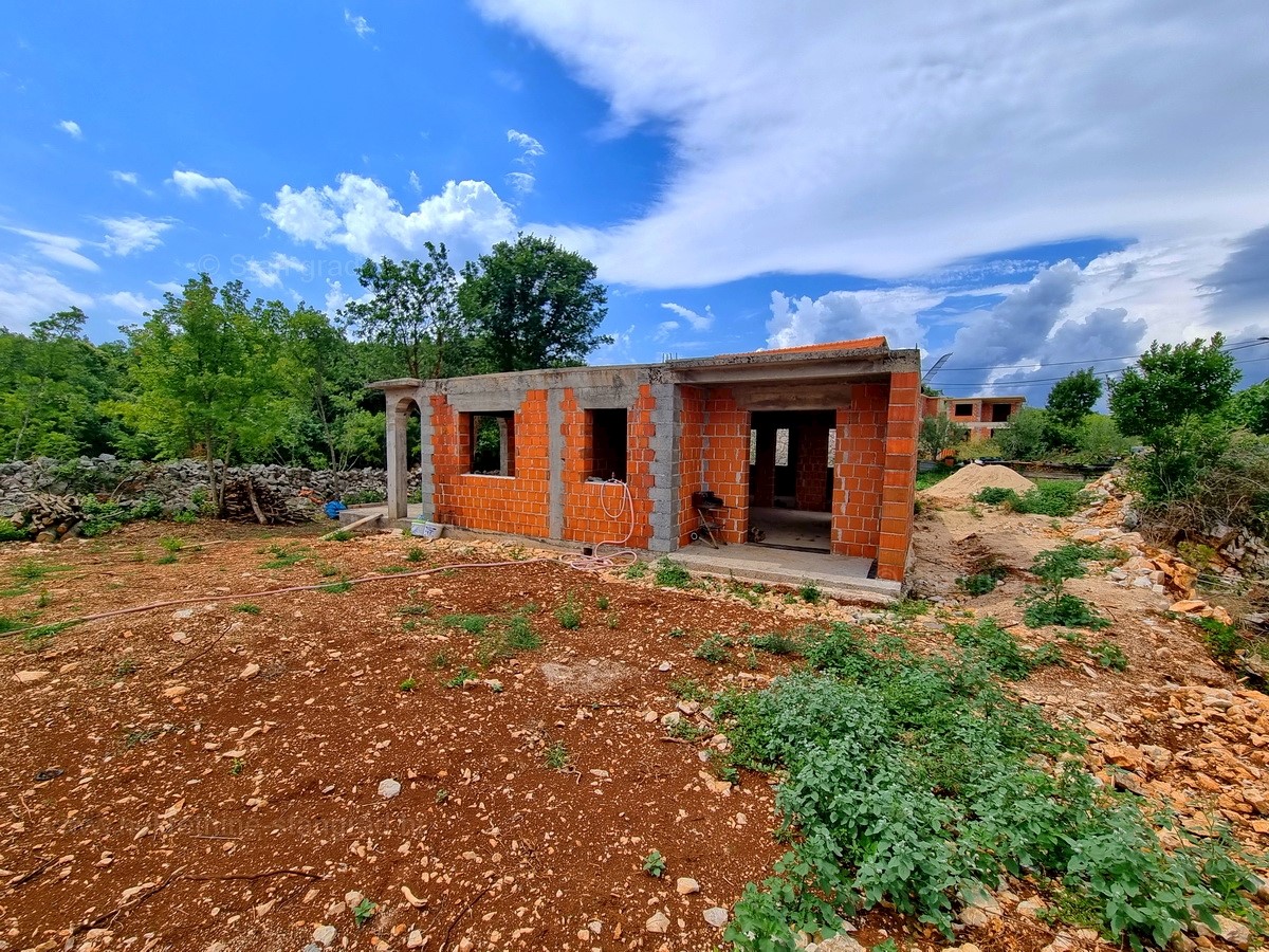 Zaliv Soline, hiša z dvema apartmajema in pogledom na morje, prodaja!