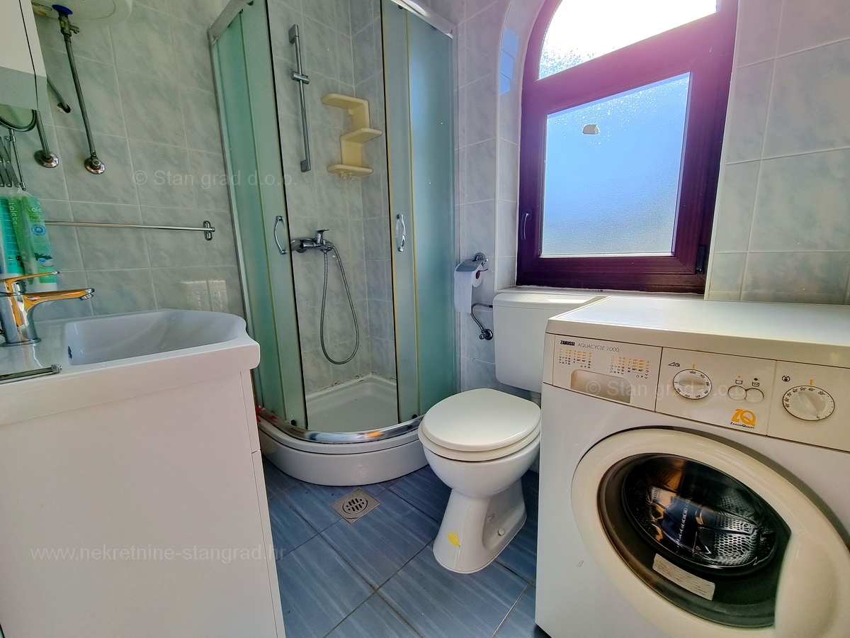 Malinska, prodaja dvoetažni apartma na atraktivni lokaciji, 400 m od morja!