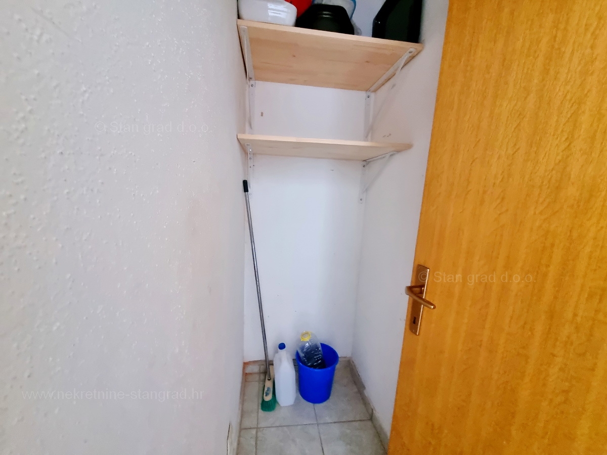 Malinska, prodaja dvoetažni apartma na atraktivni lokaciji, 400 m od morja!