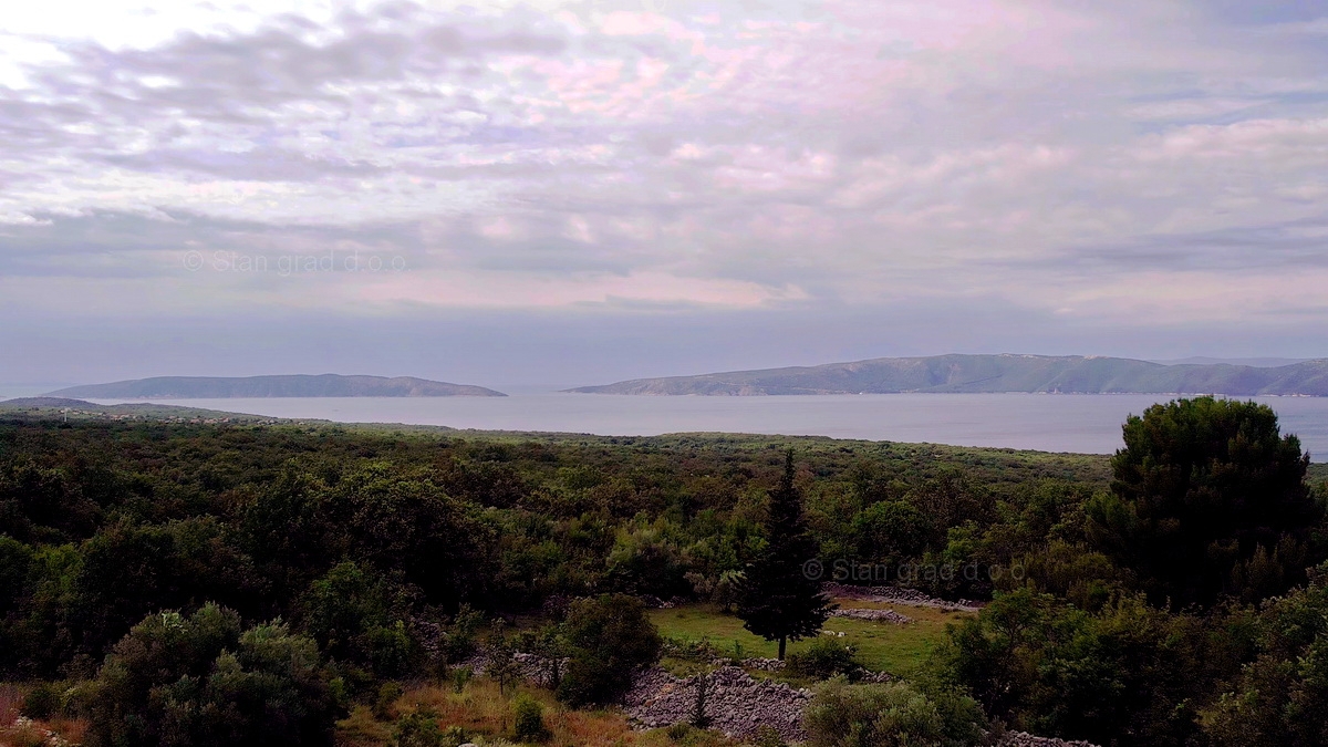 Mesto Krk, okolica, moderna samostojna hiša s pogledom na morje!