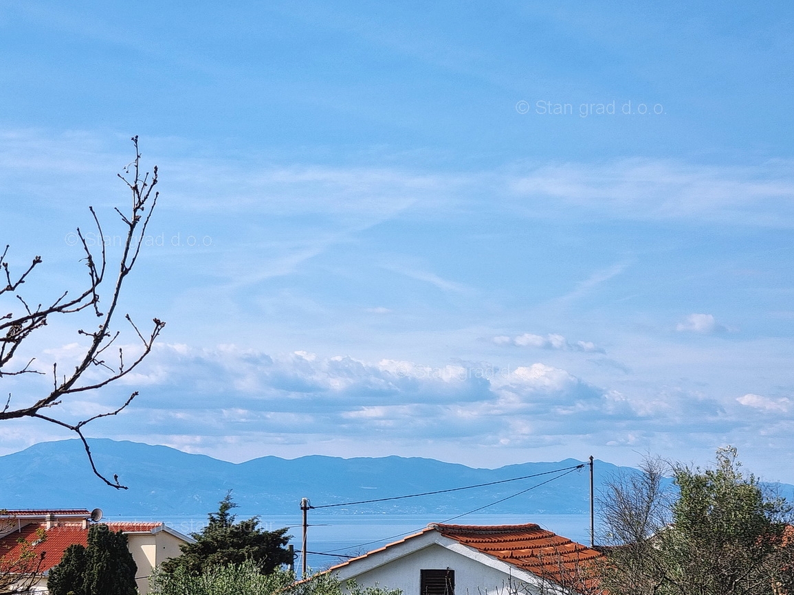 Malinska, gradbeno zemljišče s pogledom na morje, prodaja!