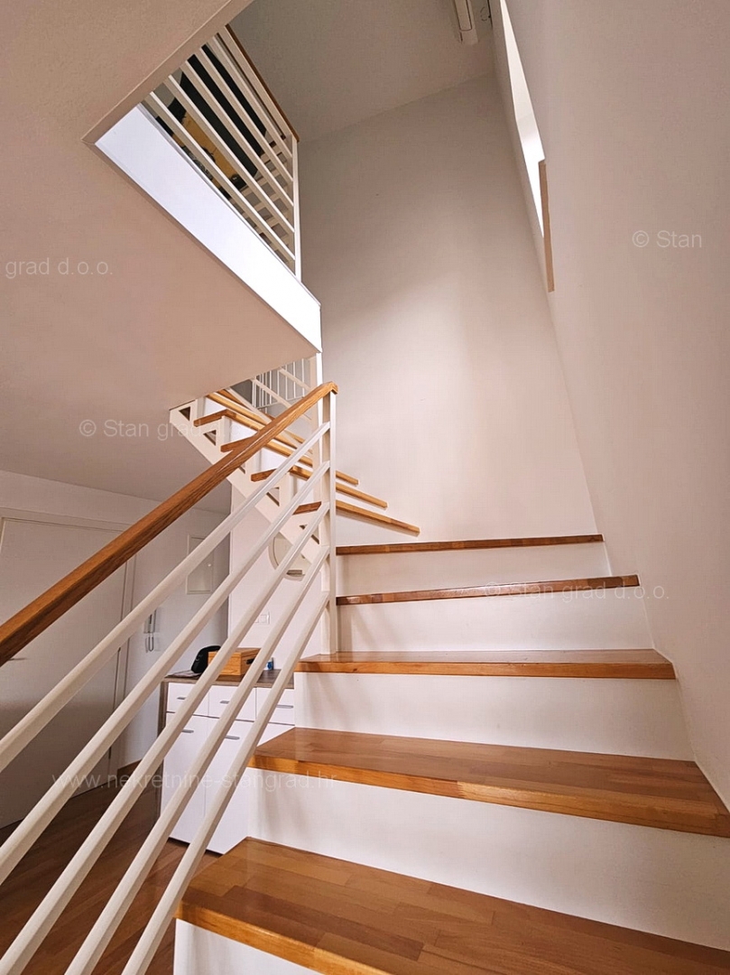 Malinska, dvoetažni apartma z odprtim pogledom na morje!