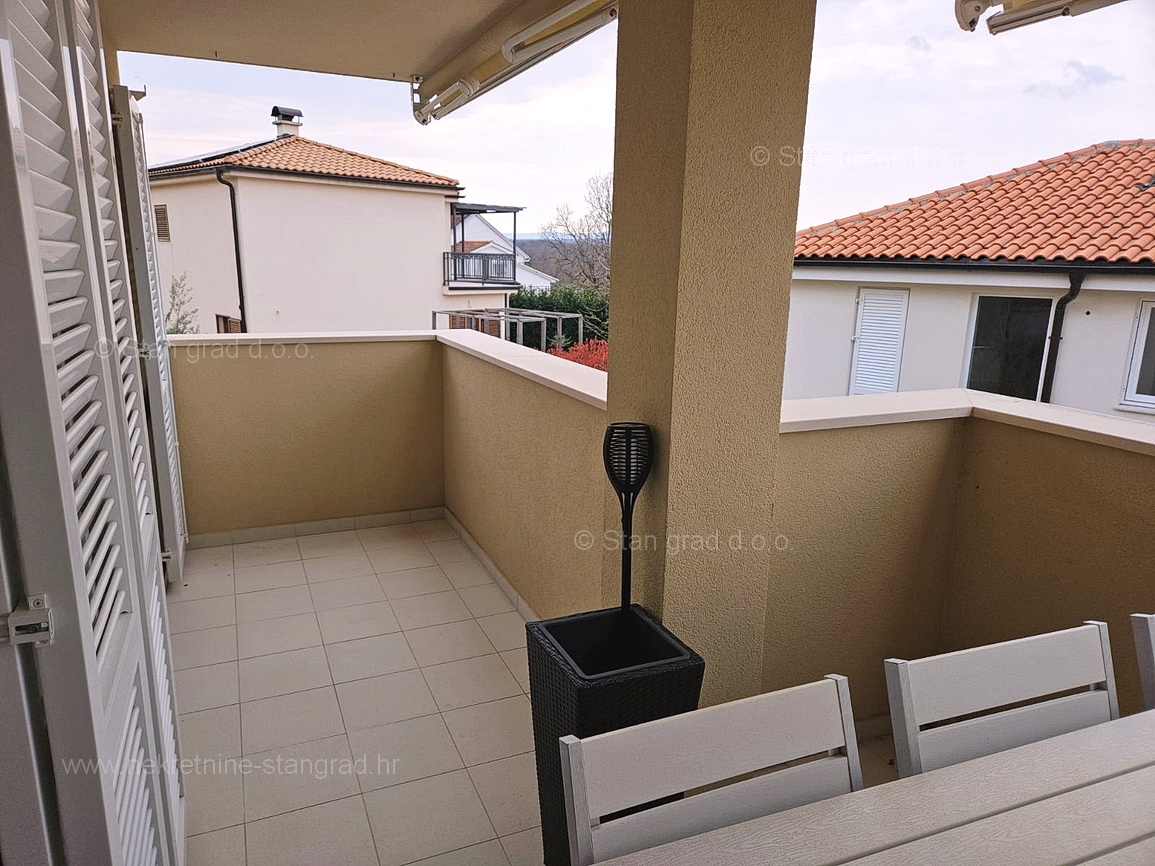 Malinska, dvoetažni apartma z odprtim pogledom na morje!