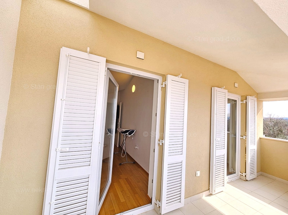 Malinska, dvoetažni apartma z odprtim pogledom na morje!