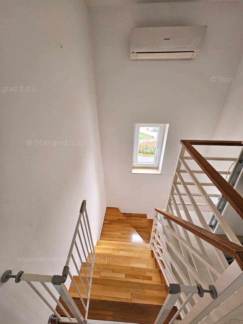 Malinska, dvoetažni apartma z odprtim pogledom na morje!