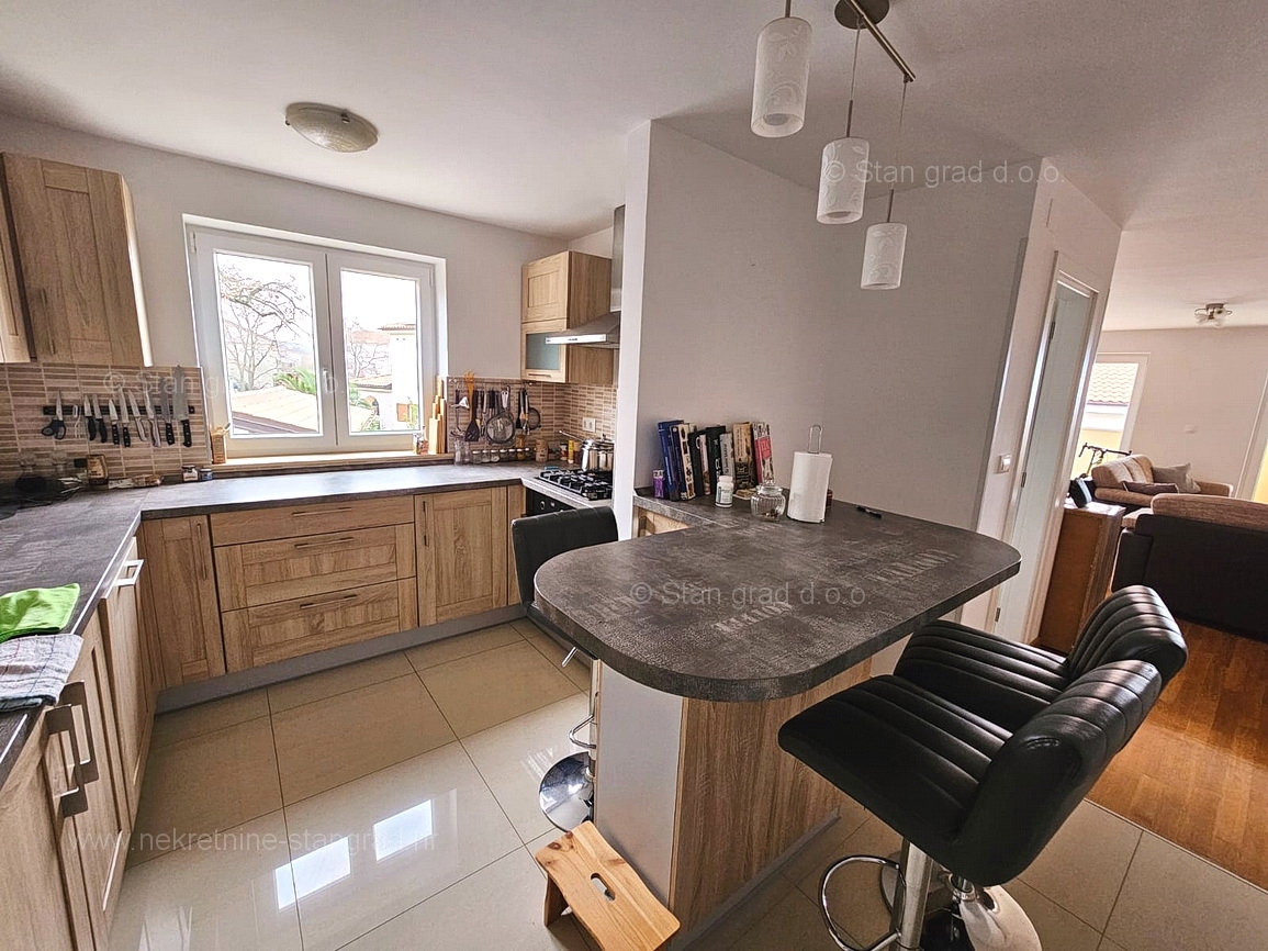 Malinska, dvoetažni apartma z odprtim pogledom na morje!