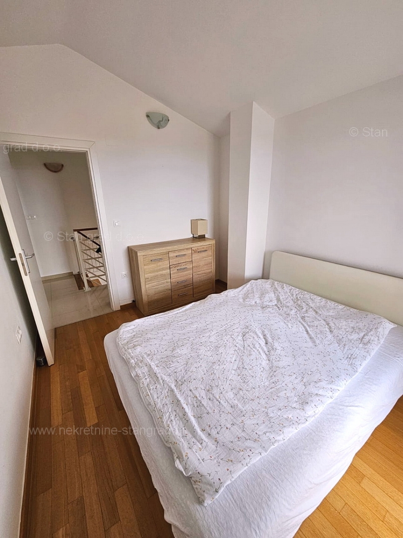 Malinska, dvoetažni apartma z odprtim pogledom na morje!