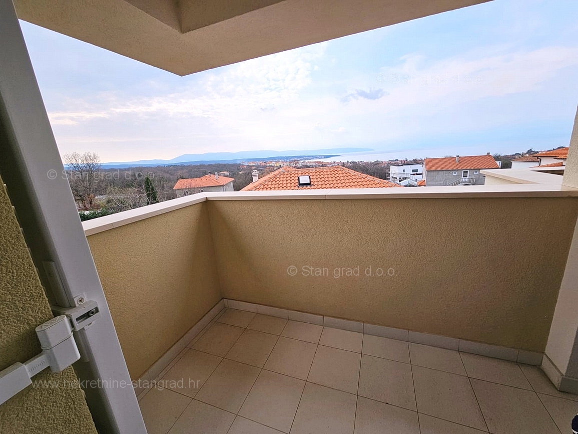 Malinska, dvoetažni apartma z odprtim pogledom na morje!