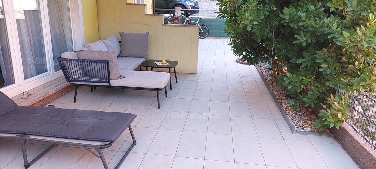 Okolica Baške, dva apartmaja na mirni lokaciji!