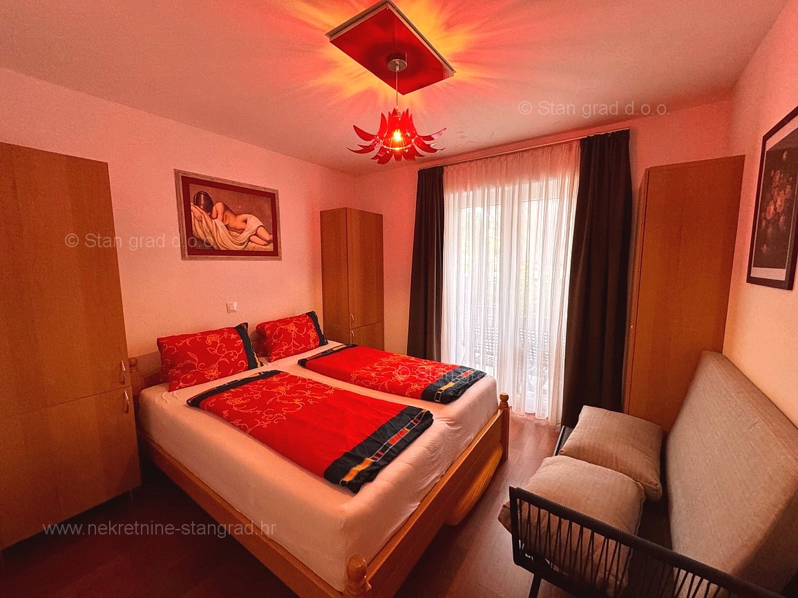 Okolica Baške, dva apartmaja na mirni lokaciji!