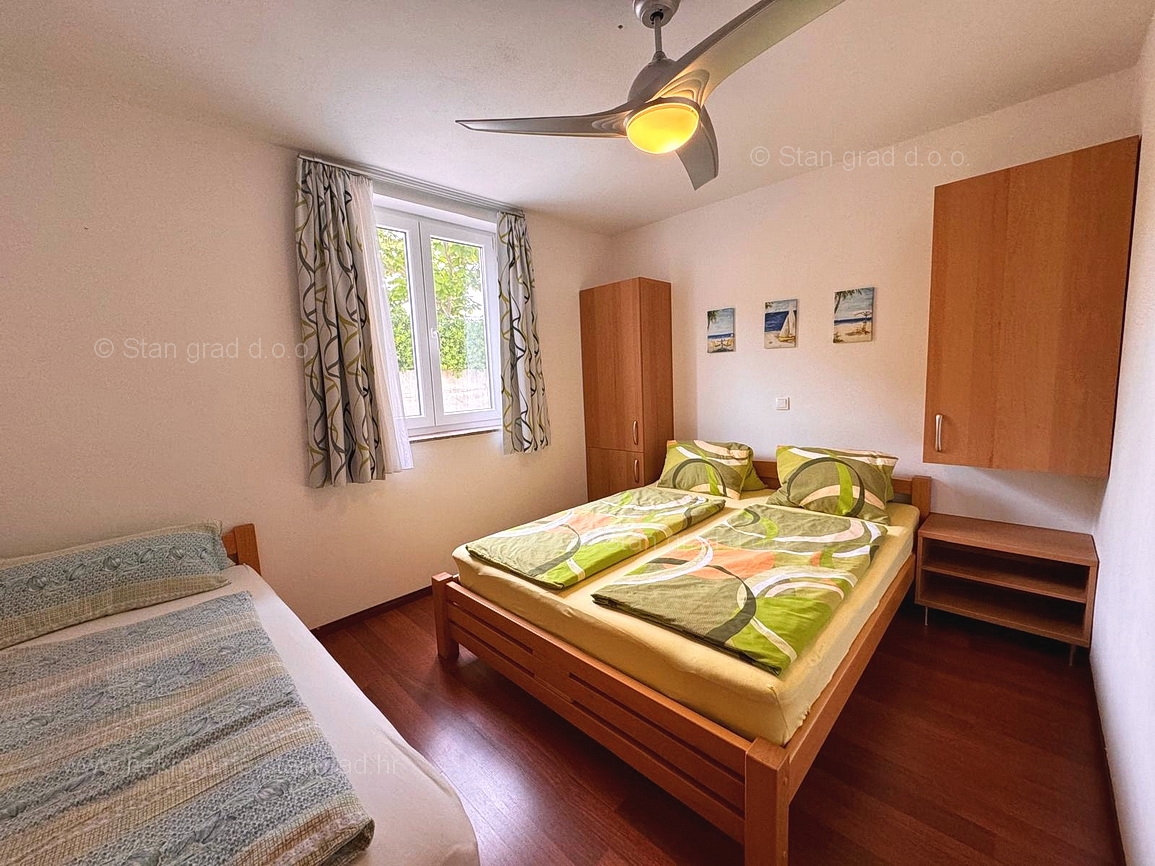 Okolica Baške, dva apartmaja na mirni lokaciji!