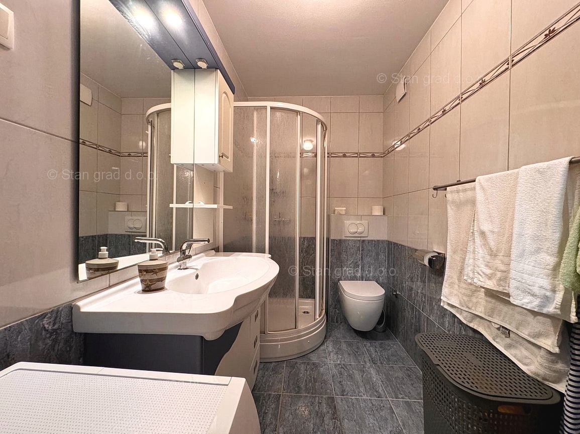 Okolica Baške, dva apartmaja na mirni lokaciji!