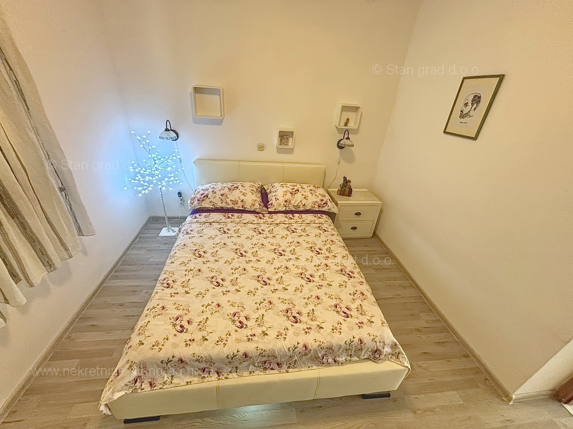 Malinska, pritlični apartma z vrtom na mirni lokaciji!