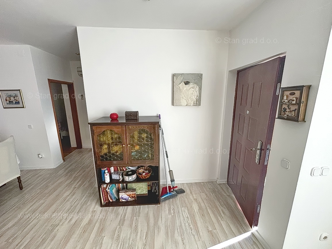Malinska, pritlični apartma z vrtom na mirni lokaciji!