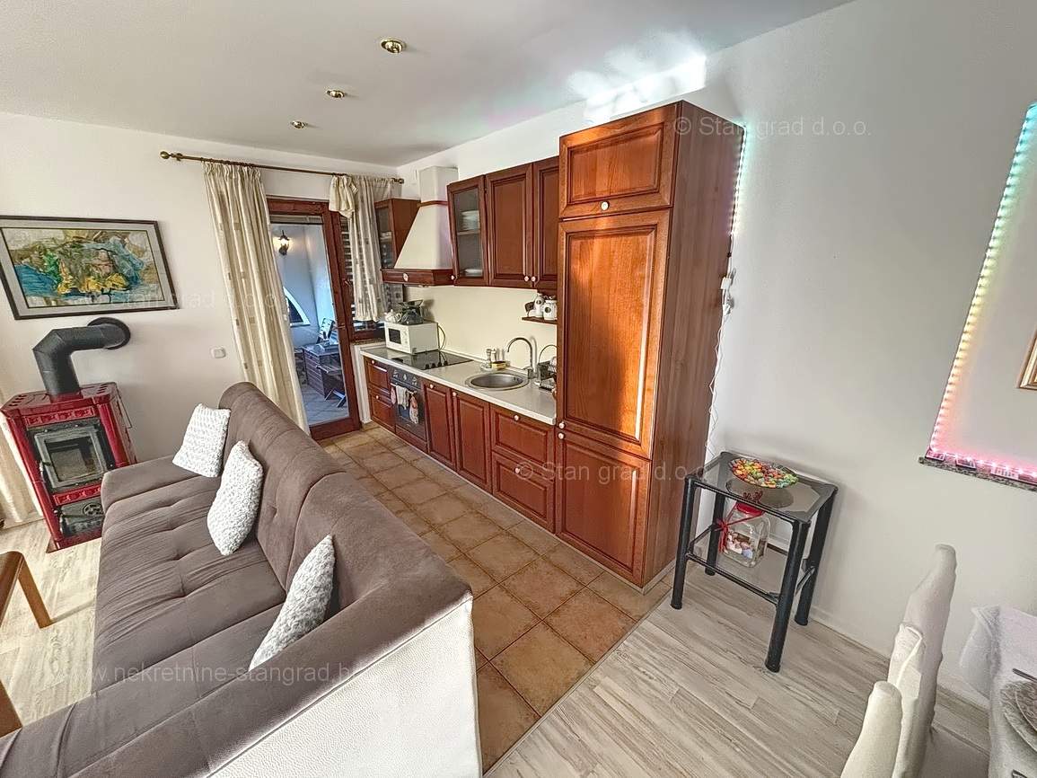 Malinska, pritlični apartma z vrtom na mirni lokaciji!