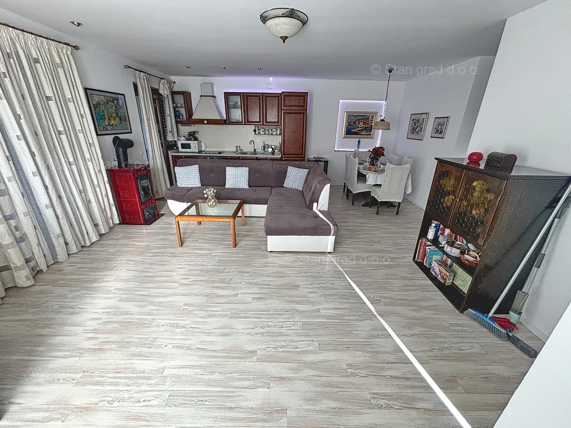 Malinska, pritlični apartma z vrtom na mirni lokaciji!