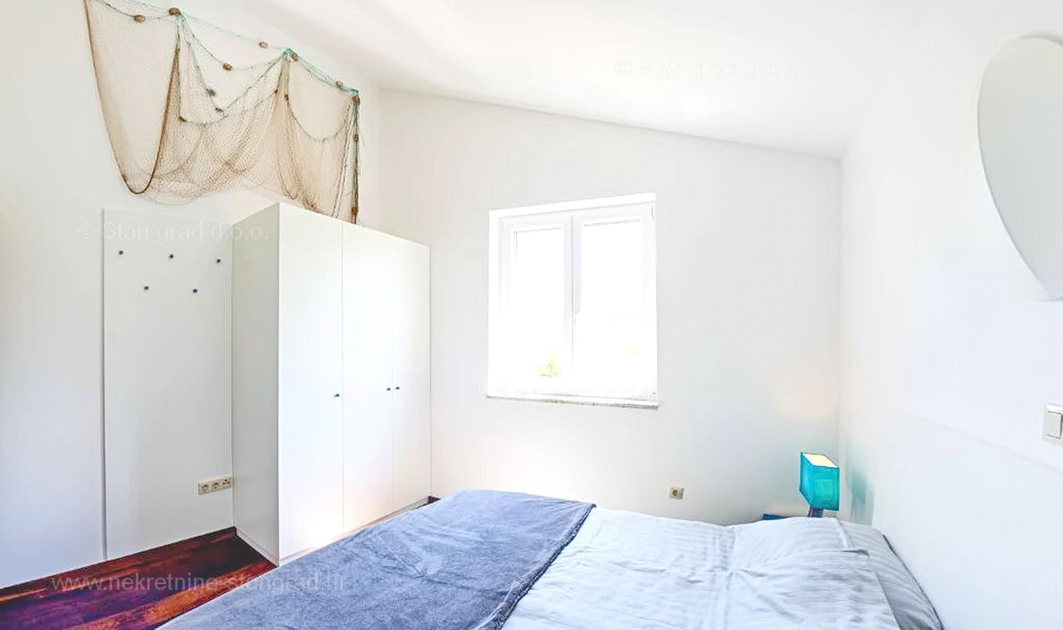 Malinska, prostoren apartma z dvema terasama in pogledom na morje!