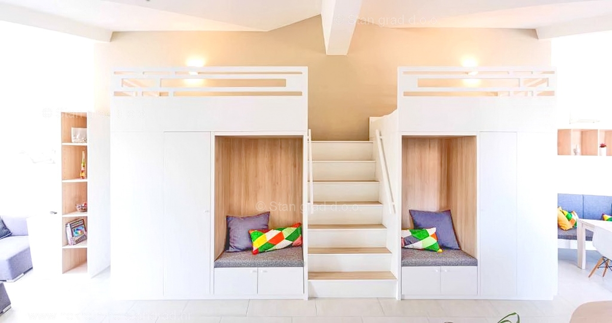 Malinska, prostoren apartma z dvema terasama in pogledom na morje!