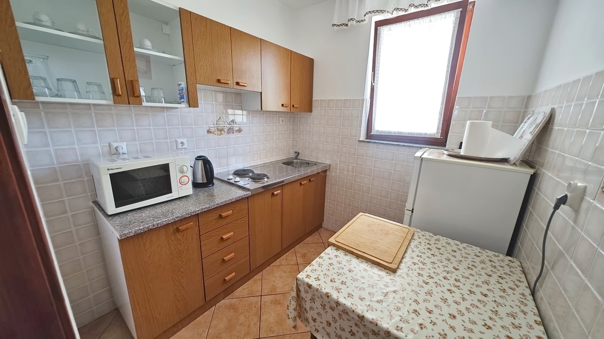 Baška, dvojček s 4 apartmaji blizu morja!