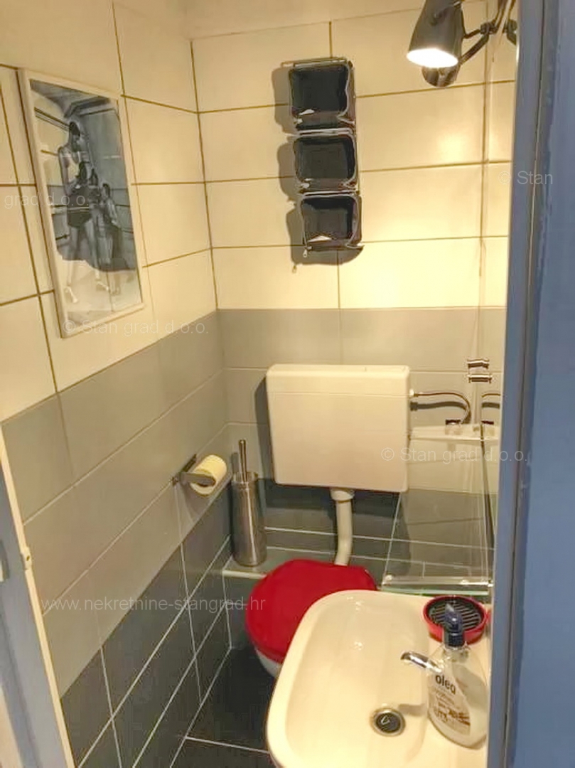 Krk, okolica, opremljen apartma v 2. nadstropju s pogledom na morje!