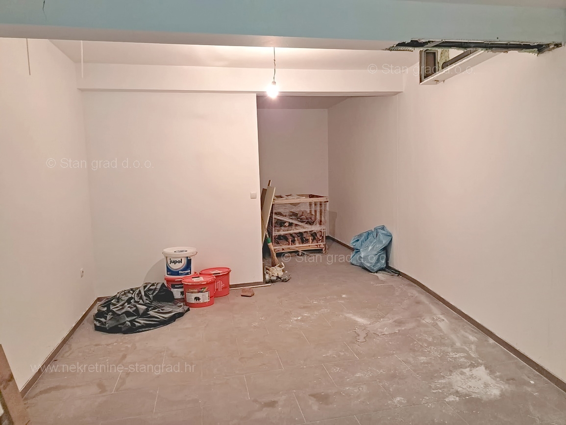 Crikvenica, prostorno stanovanje z razgledom in garažo!