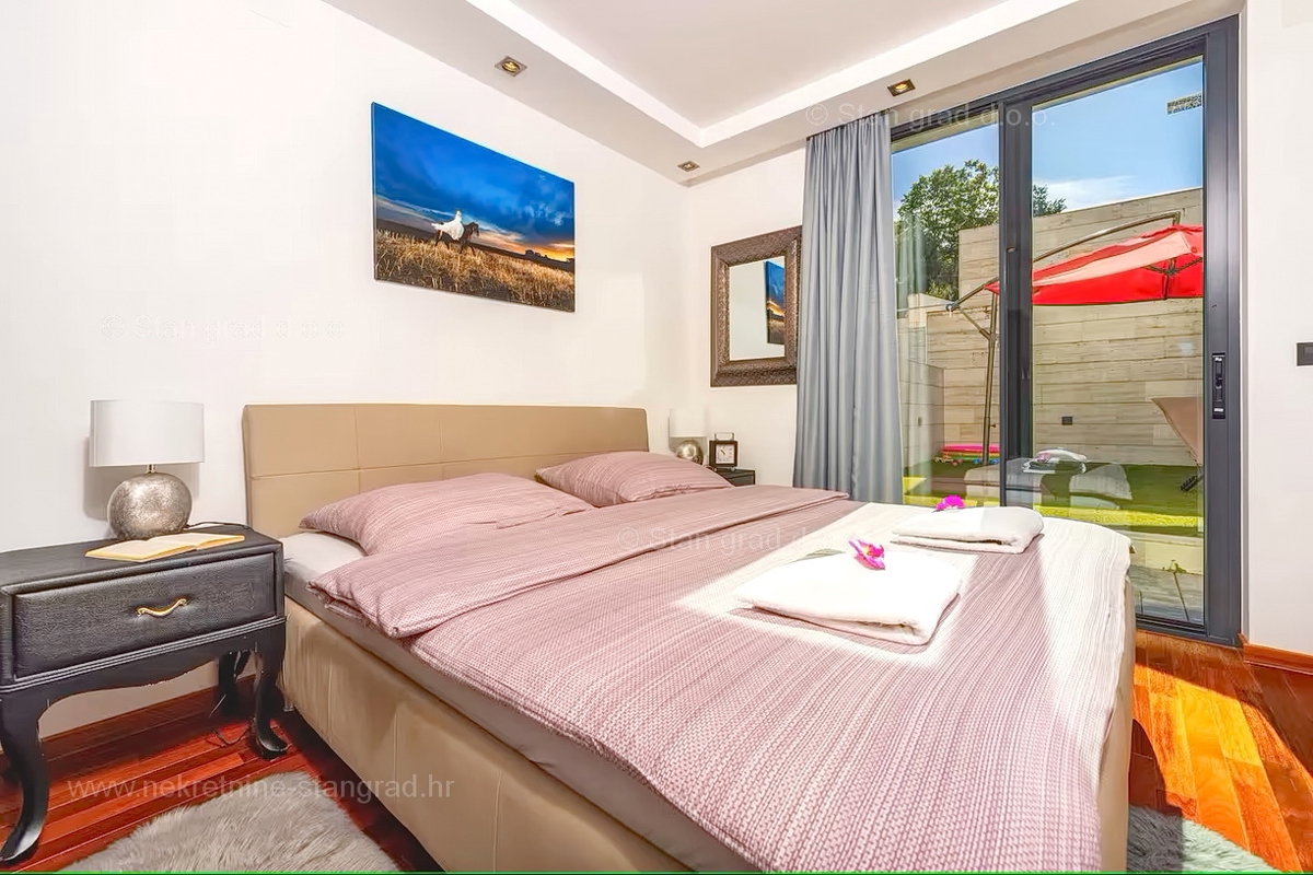 Malinska, luksuzen apartma z vrtom blizu morja!