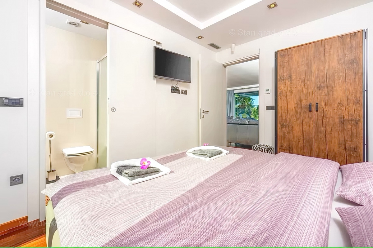Malinska, luksuzen apartma z vrtom blizu morja!