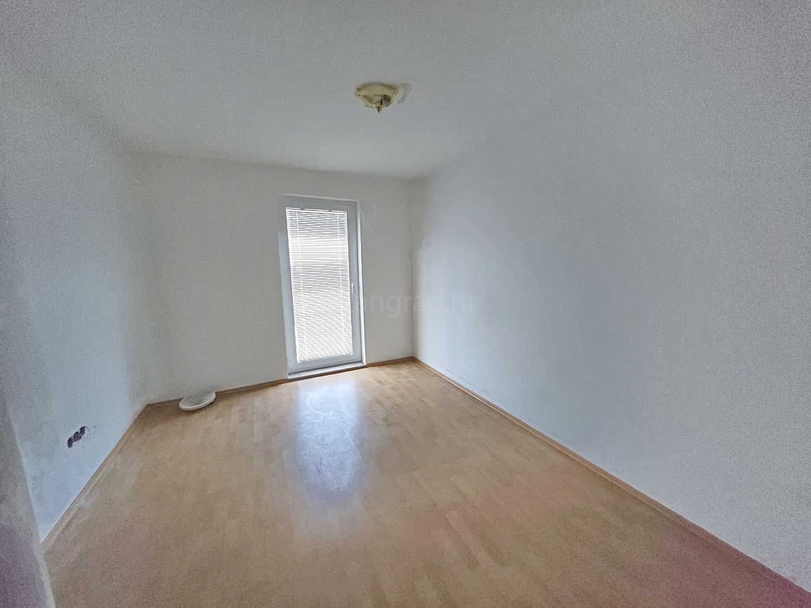 Njivice, apartma na odlični lokaciji s pogledom na morje!