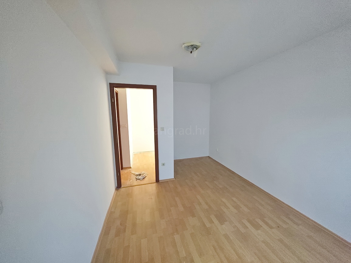 Njivice, apartma na odlični lokaciji s pogledom na morje!