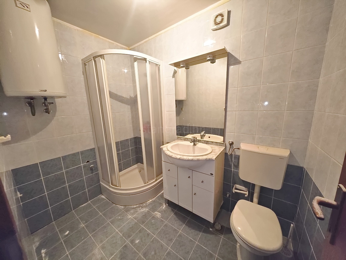 Njivice, apartma na odlični lokaciji s pogledom na morje!