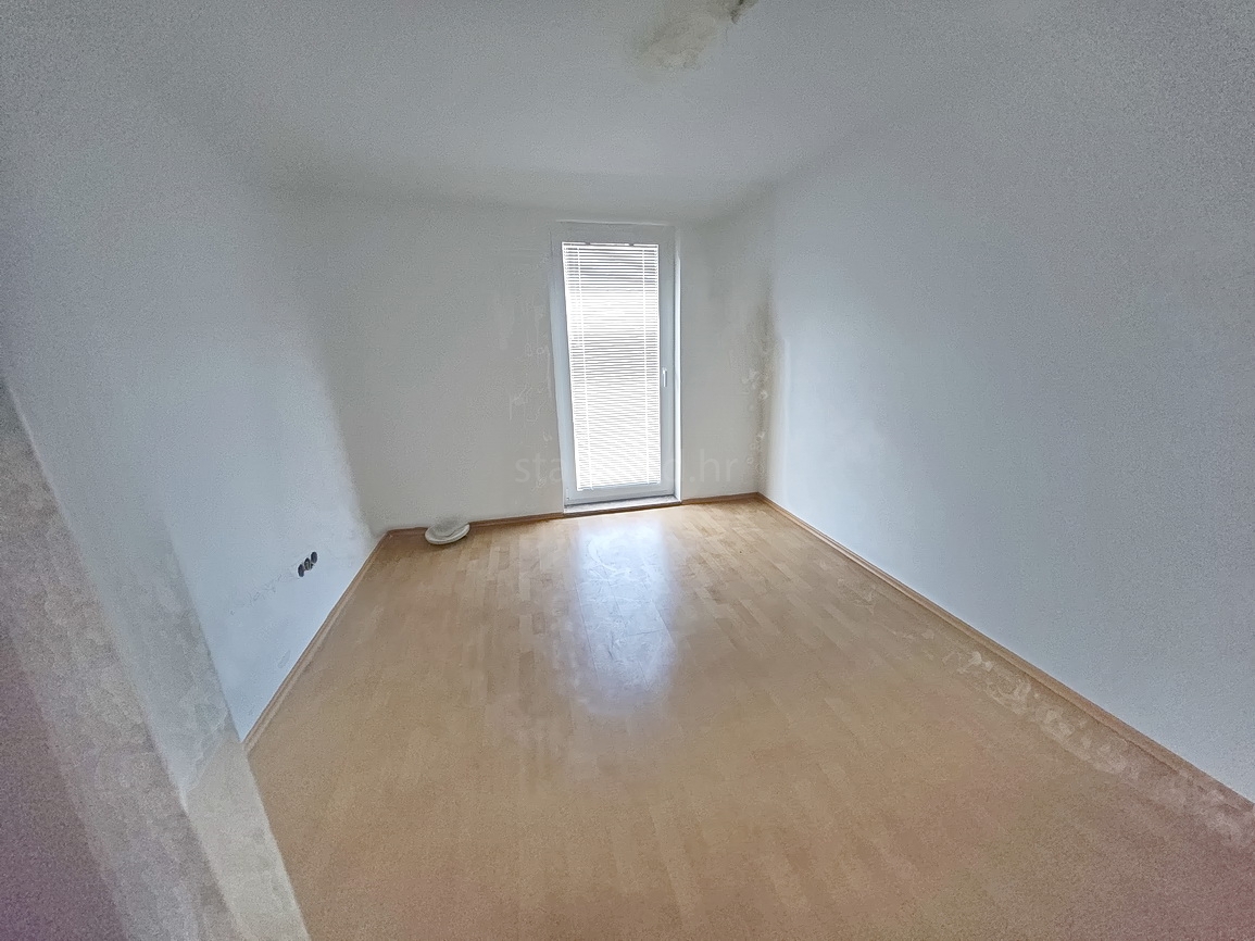 Njivice, apartma na odlični lokaciji s pogledom na morje!