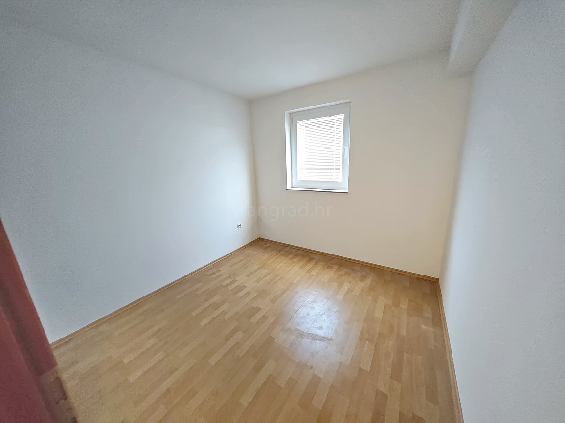 Njivice, apartma na odlični lokaciji s pogledom na morje!