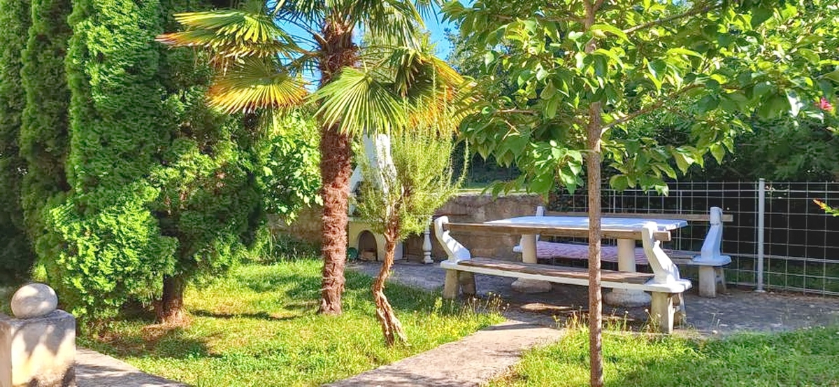 Malinska, popolnoma opremljeno stanovanje v 2. nadstropju, blizu morja!