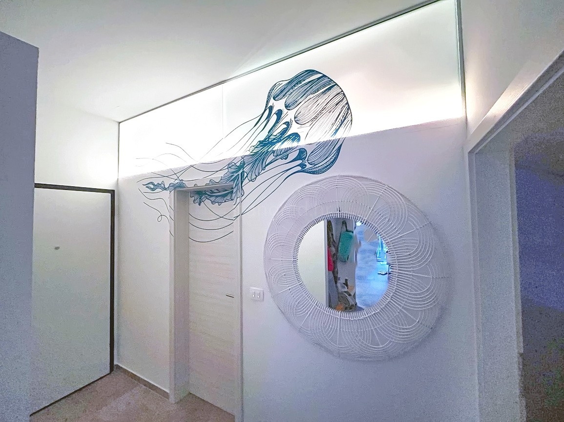 Malinska, moderno stanovanje v pritličju s prostornim vrtom!