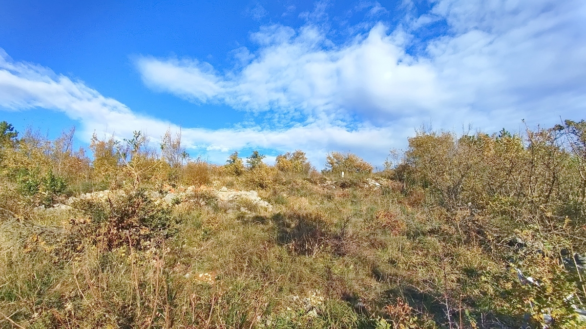 Crikvenica, gradbeno zemljišče s projektno dokumentacijo!