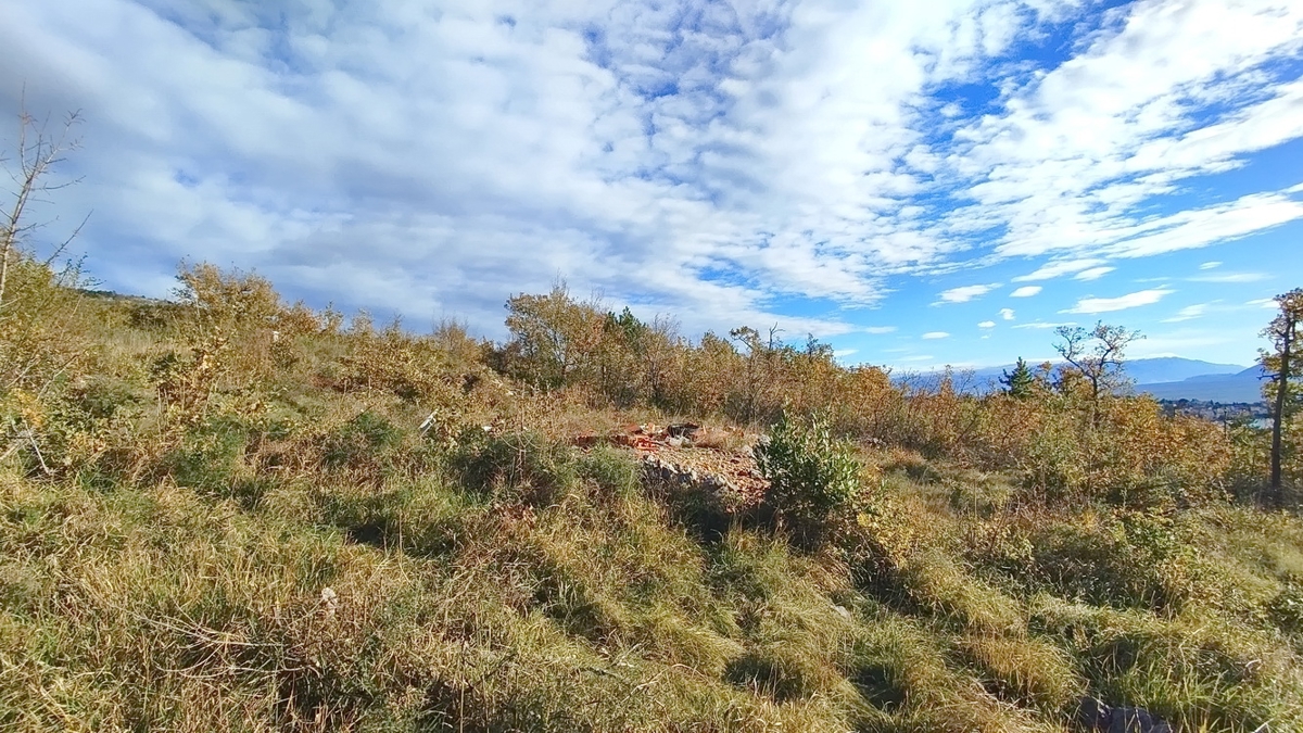 Crikvenica, gradbeno zemljišče s projektno dokumentacijo!