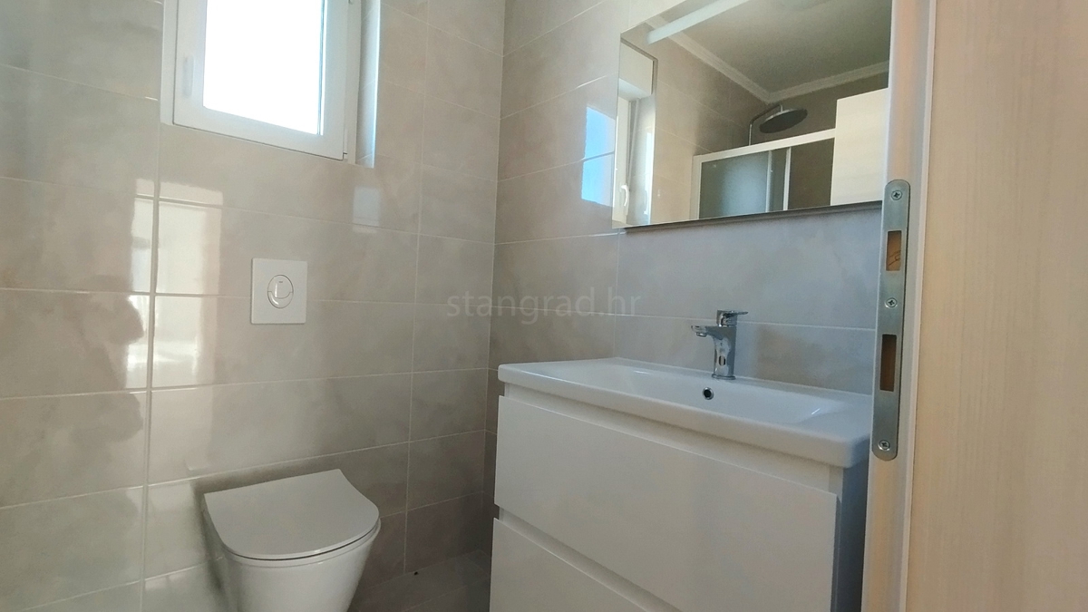 Okolica Crikvenice, novi trisobni stan v prvem nadstropju!