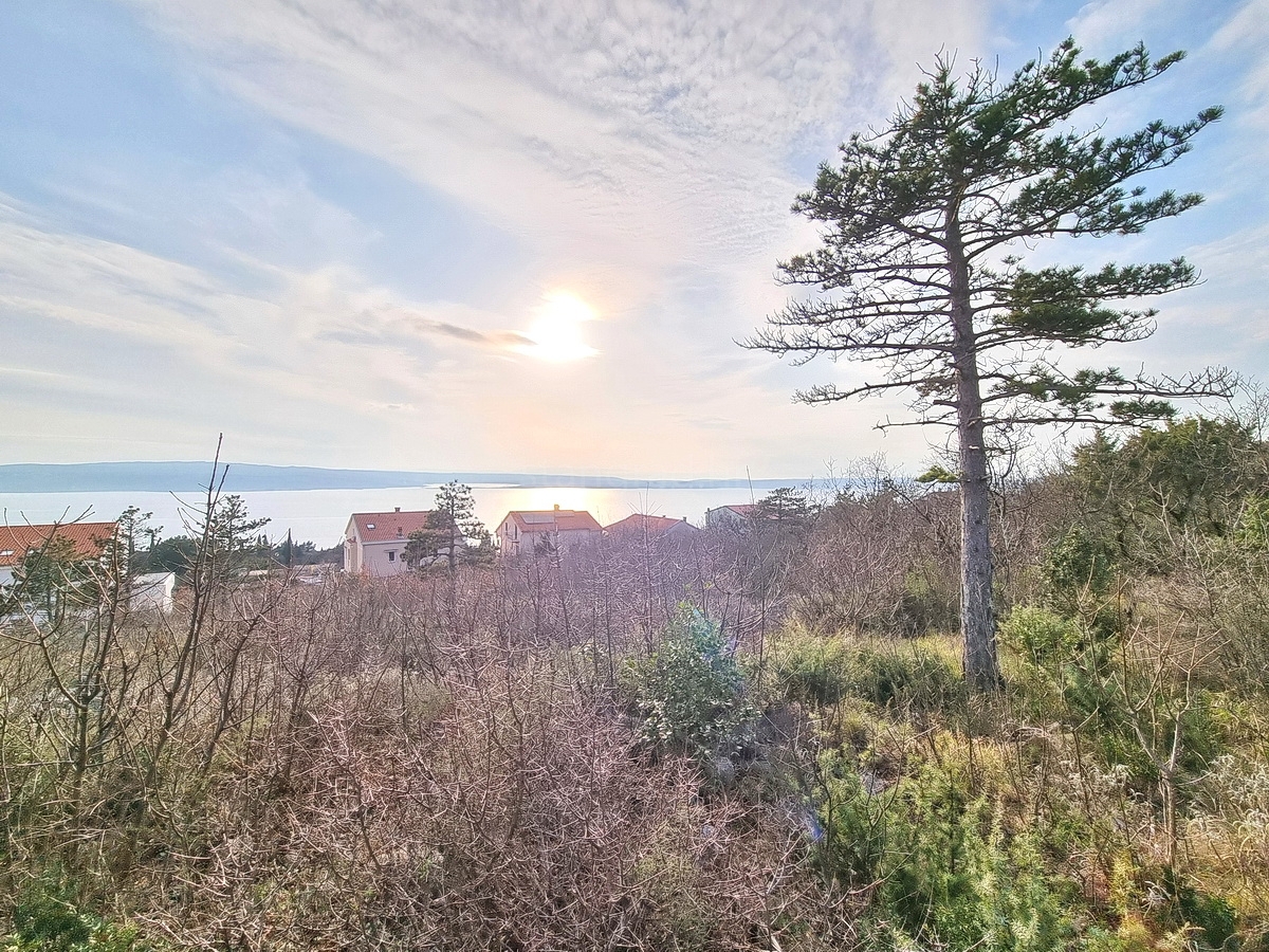 Crikvenica, zgradbena parcela z razgledom na morje!