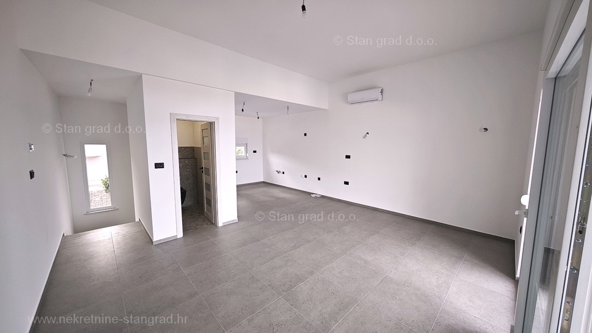 Uvala Soline, novogradnja, dvoetažni apartma z razgledom