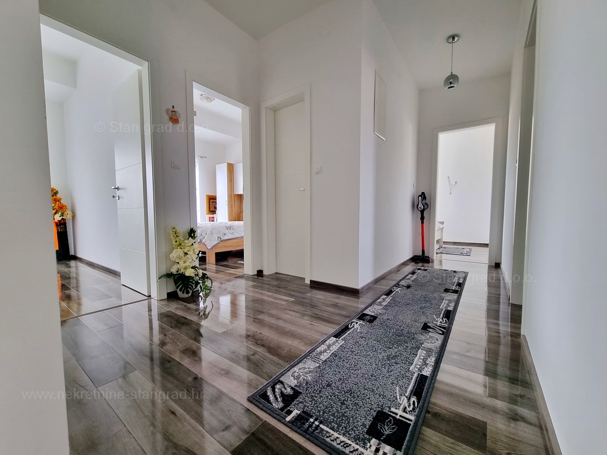 Otok Krk, Malinska, atraktiven penthouse na odlični lokaciji v bližini morja, prodamo!
