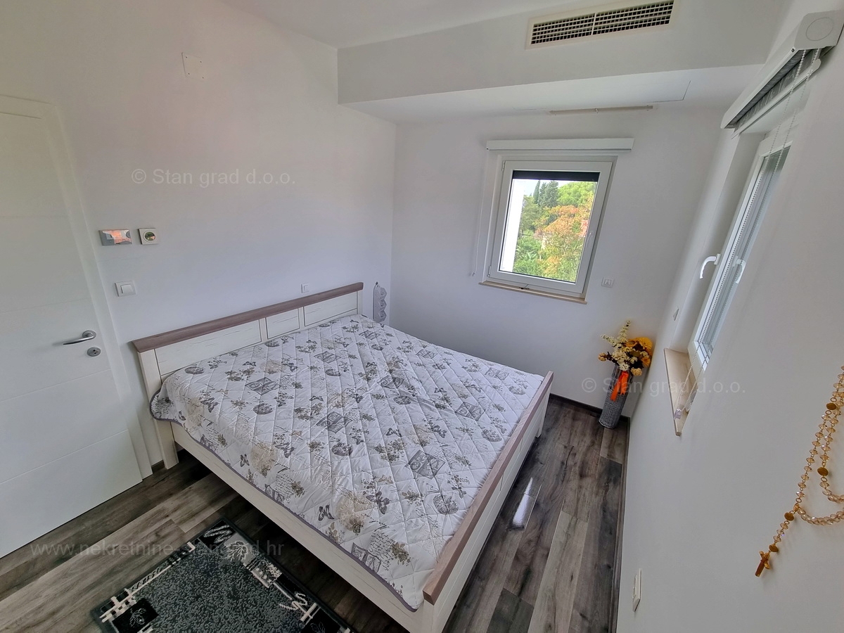 Otok Krk, Malinska, atraktiven penthouse na odlični lokaciji v bližini morja, prodamo!