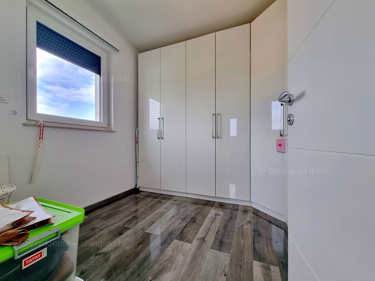 Otok Krk, Malinska, atraktiven penthouse na odlični lokaciji v bližini morja, prodamo!