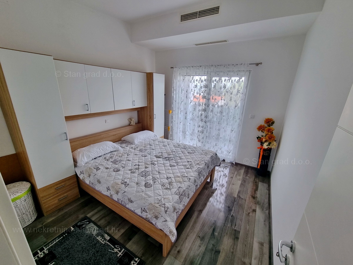 Otok Krk, Malinska, atraktiven penthouse na odlični lokaciji v bližini morja, prodamo!