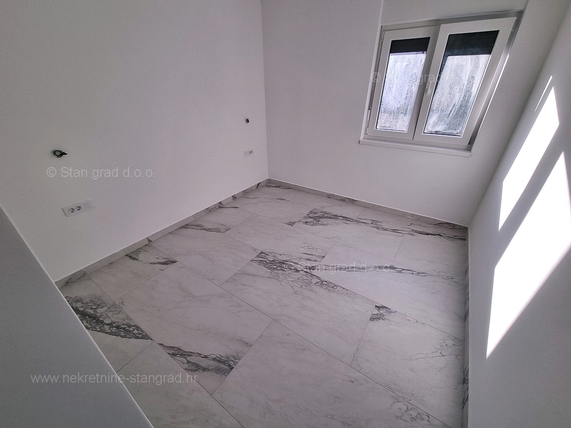 Uvala Soline, novogradnja, apartma s pogledom na morje, prodaja!