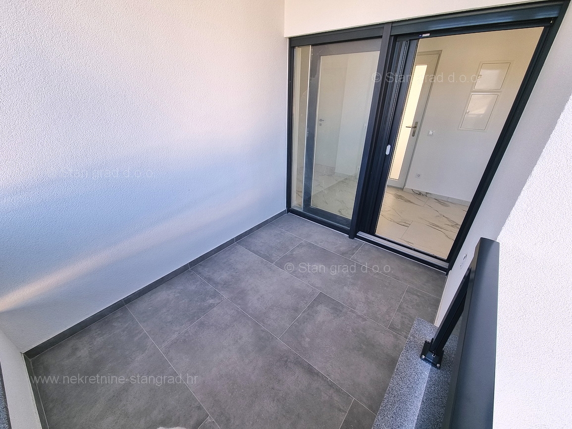 Uvala Soline, novogradnja, apartma s pogledom na morje, prodaja!