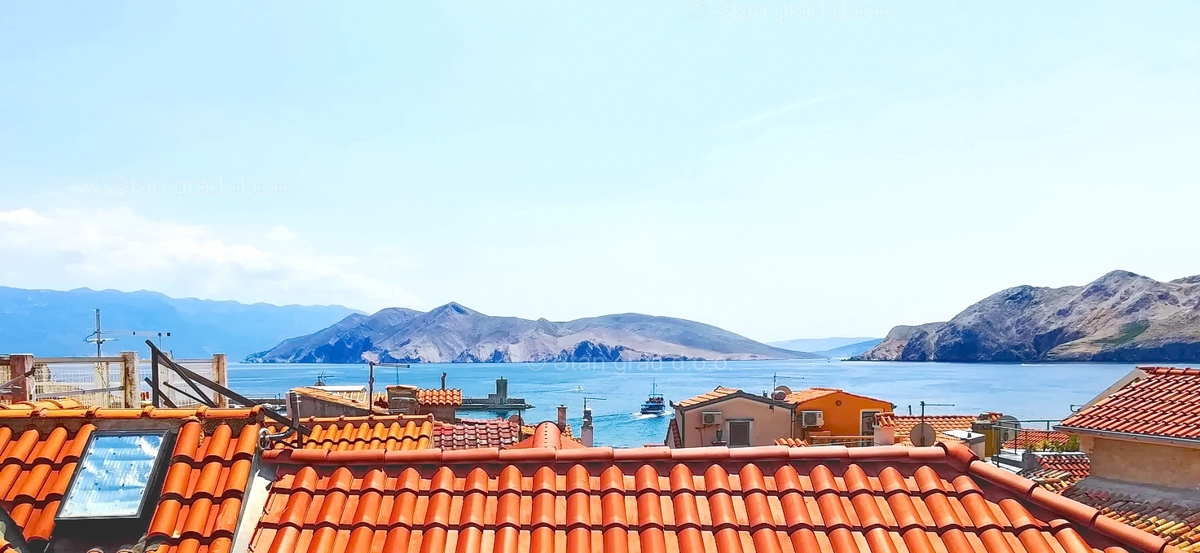 Baška, prenovljena hiša v neposredni bližini morja!