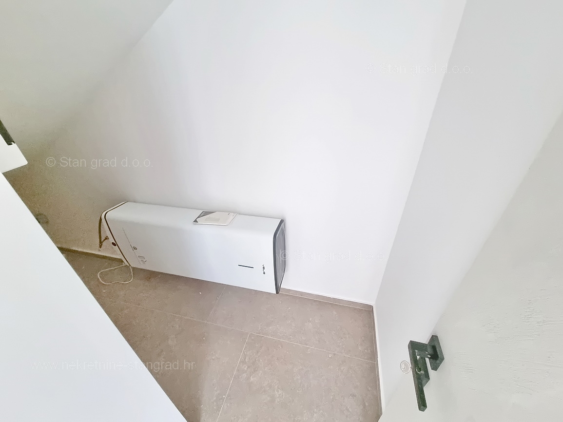 Krk, okolica, nova vila dvojček s pogledom na morje!