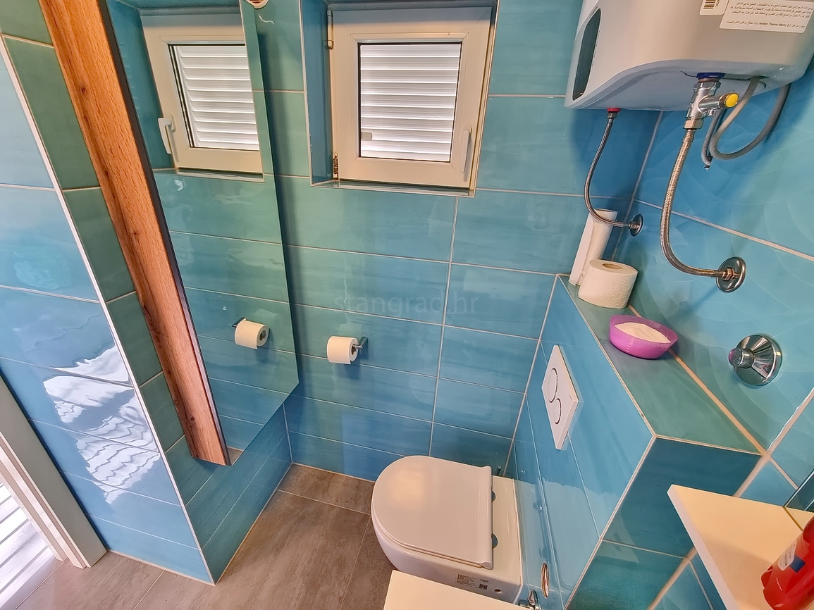 Njivice, dvosobni apartma blizu morja!